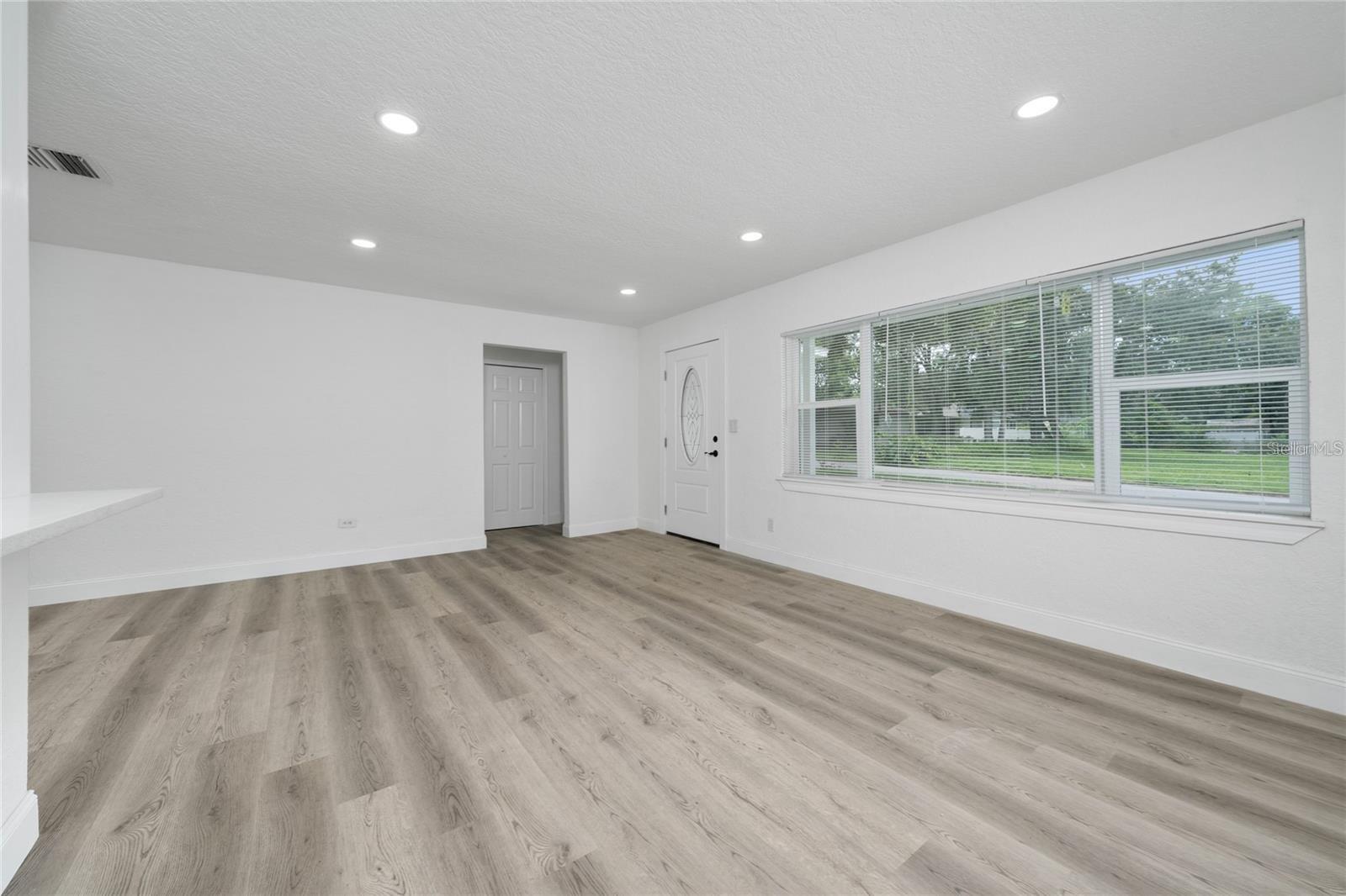 WINTER GARDEN SHORES REP - Residential