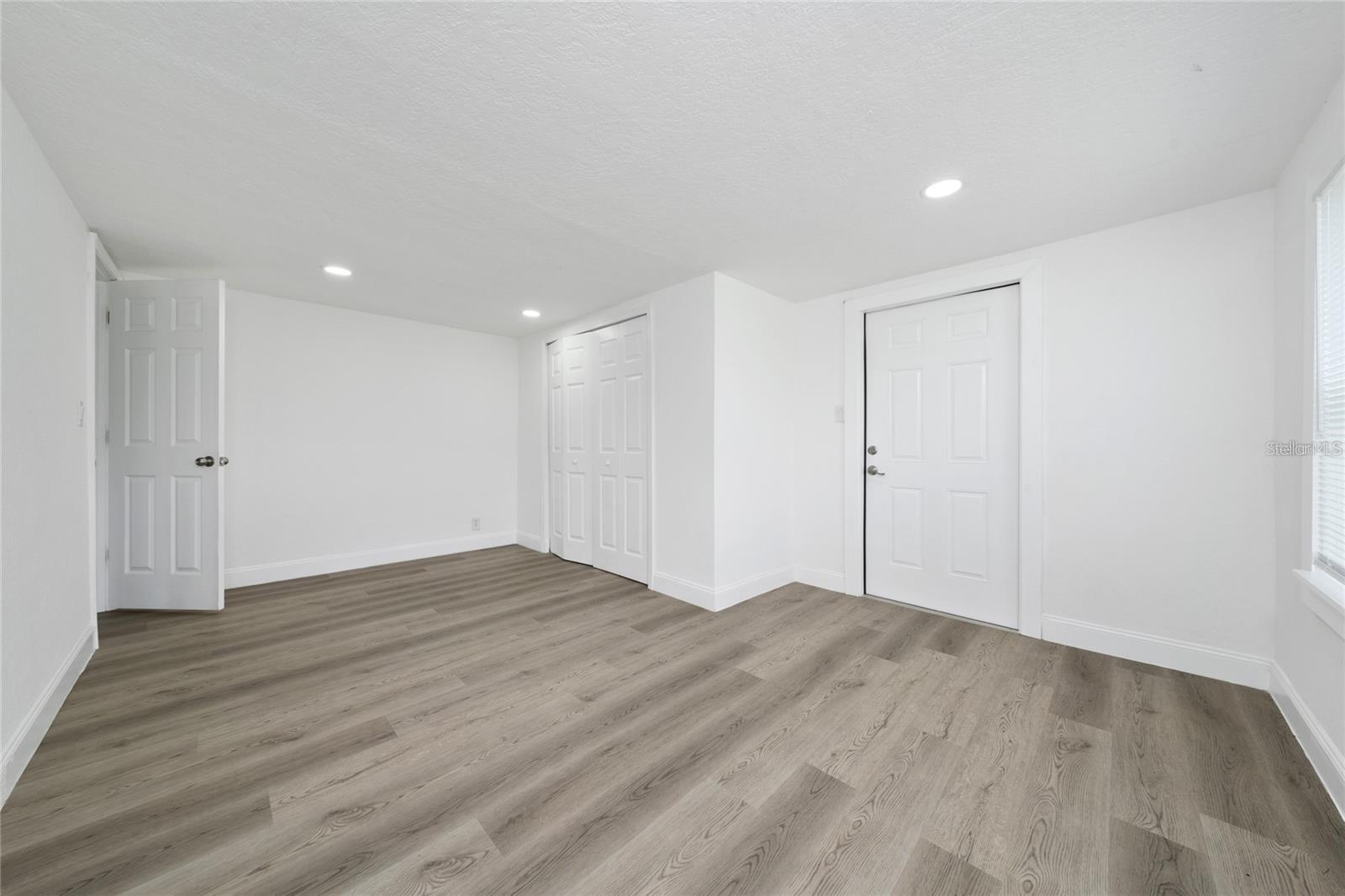 WINTER GARDEN SHORES REP - Residential