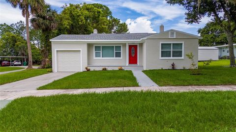 Photo of 113 W Division Street, Winter Garden, FL 34787 (MLS # S5140156)