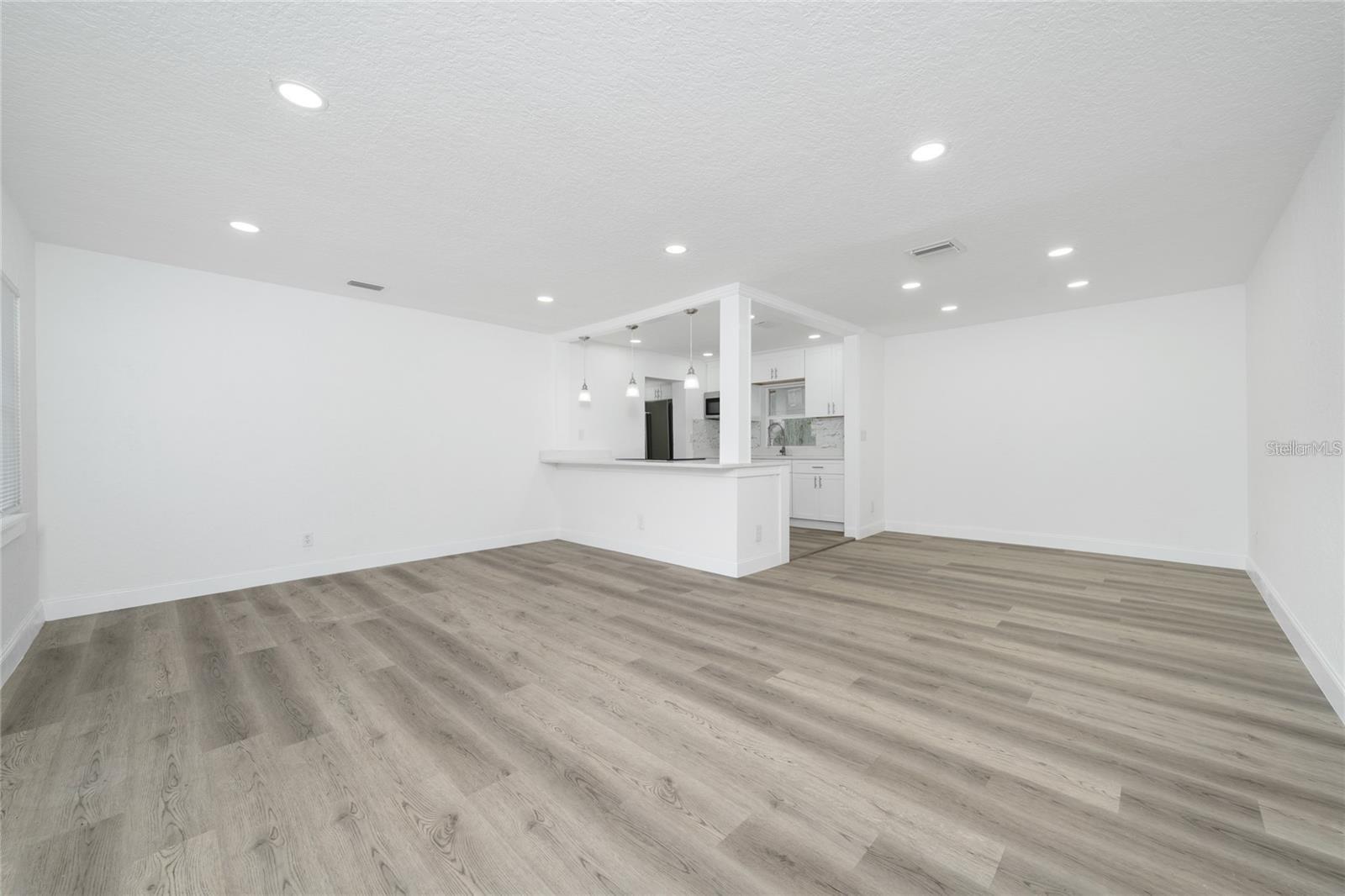 WINTER GARDEN SHORES REP - Residential