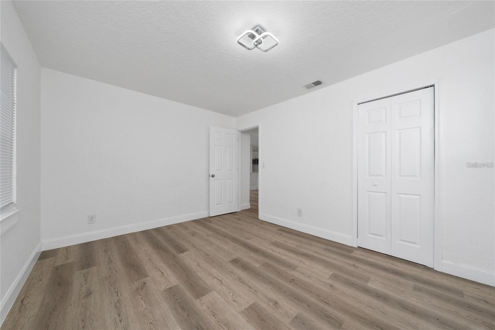 WINTER GARDEN SHORES REP - Residential