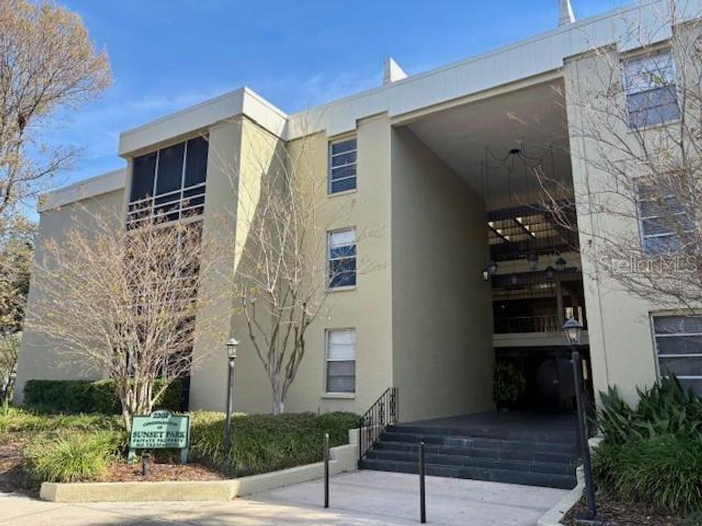 Photo of 2302 S Manhattan Avenue #316, Tampa, FL 33629 (MLS # TB8468385)