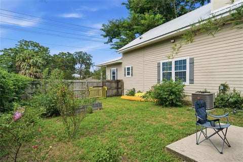 Tiny photo for 512 SE 9th Street, Ocala, FL 34471 (MLS # OM728812)