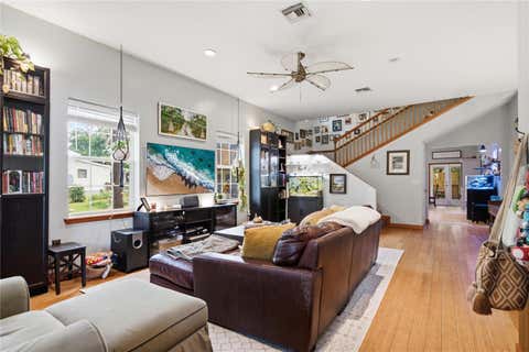 Tiny photo for 512 SE 9th Street, Ocala, FL 34471 (MLS # OM728812)