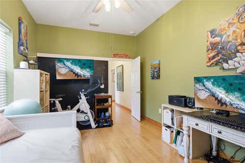 Tiny photo for 512 SE 9th Street, Ocala, FL 34471 (MLS # OM728812)
