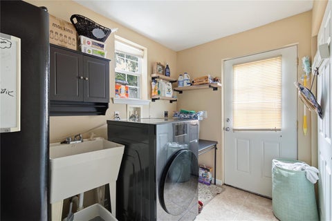Tiny photo for 512 SE 9th Street, Ocala, FL 34471 (MLS # OM728812)