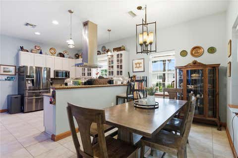 Tiny photo for 512 SE 9th Street, Ocala, FL 34471 (MLS # OM728812)