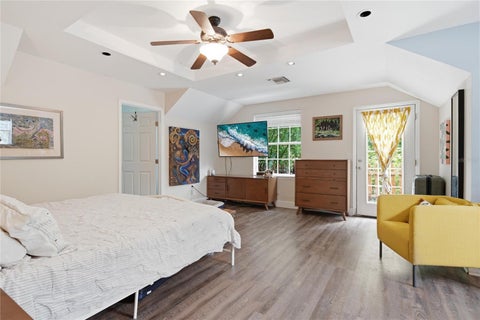 Tiny photo for 512 SE 9th Street, Ocala, FL 34471 (MLS # OM728812)