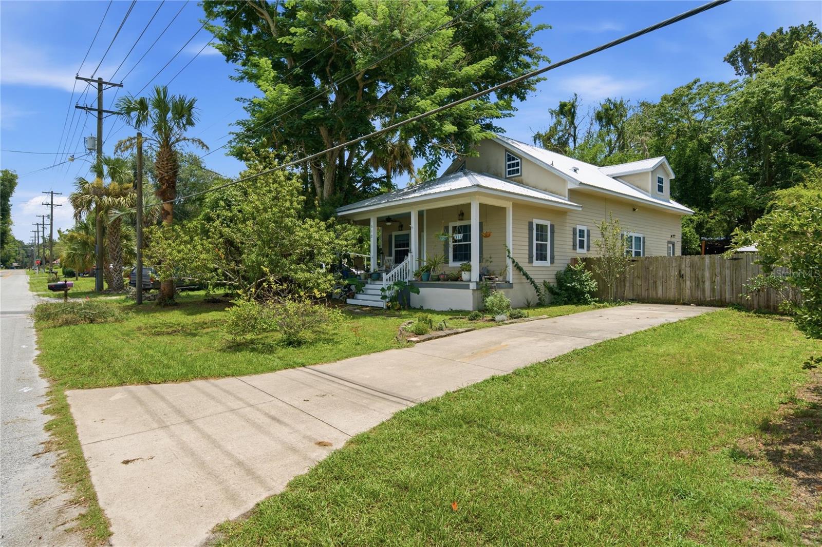 512 SE 9TH STREET