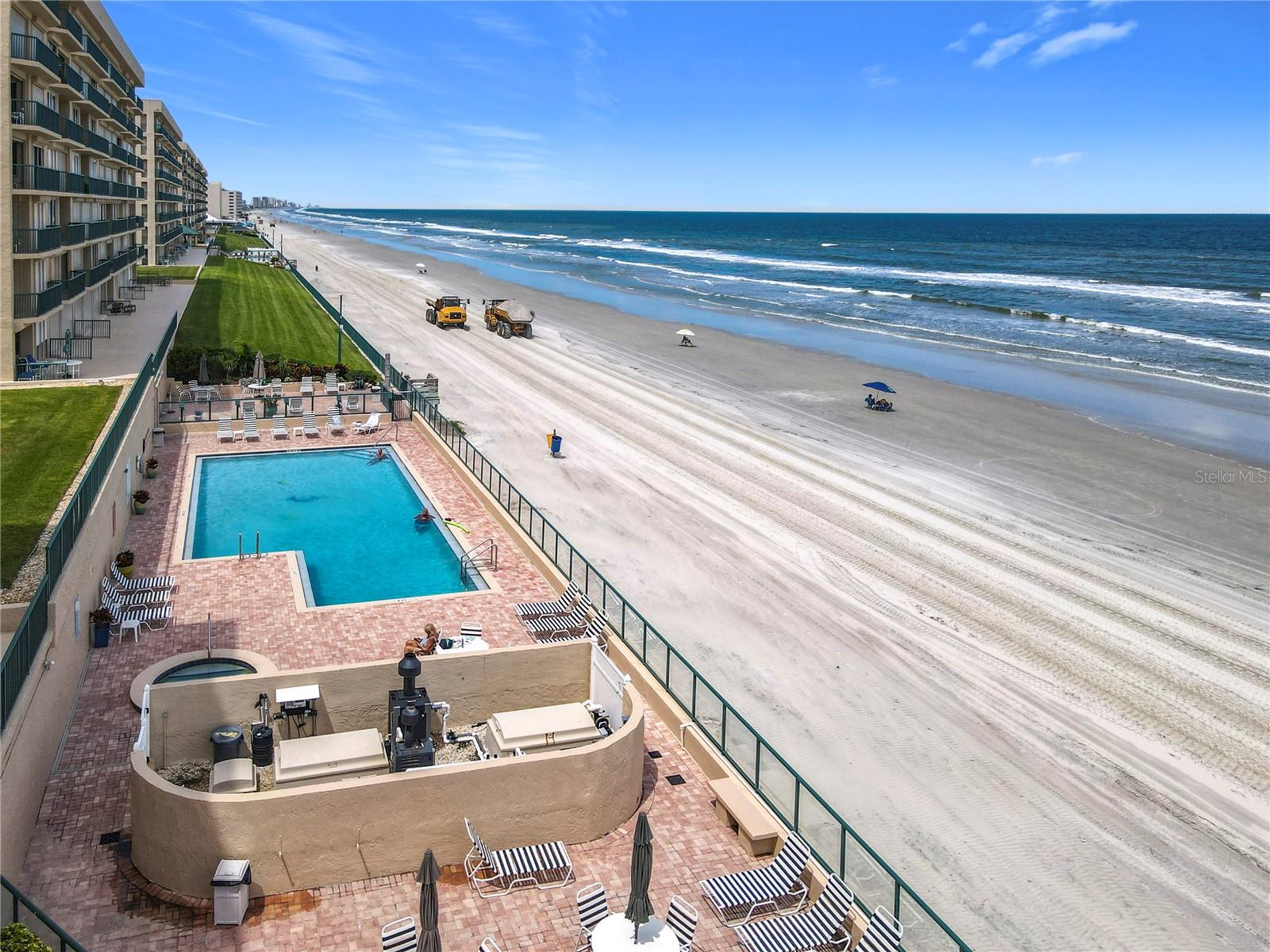 TOWERS AT PONCE INLET TOWER 01 CONDO - Residential