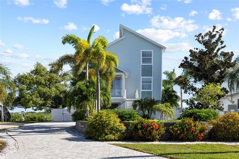 1512 Riverside Drive, Tarpon Springs, FL 34689
