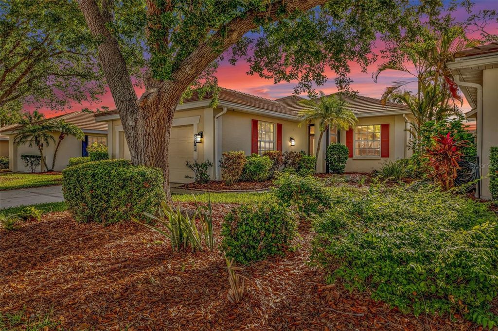 Photo of 878 Chalmers Drive #878, Venice, FL 34293 (MLS # C7524055)