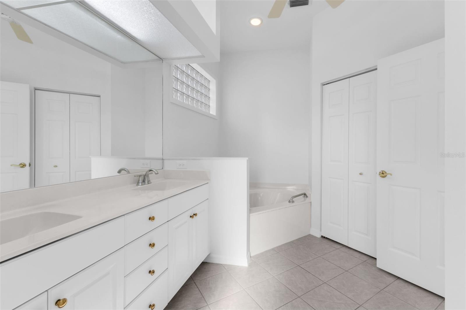 PATIOS 01 ST ANDREWS PARK AT PLANTATION - Residential