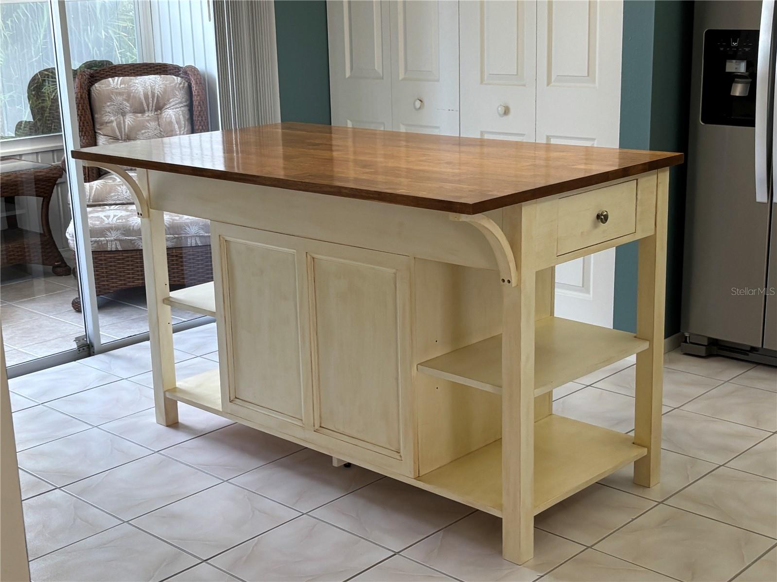 CORTEZ VILLAS CONDO 5 PH B - Residential