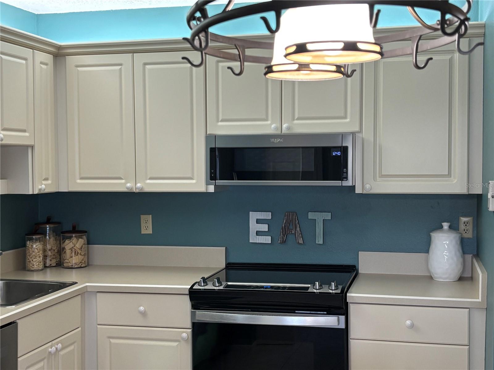 CORTEZ VILLAS CONDO 5 PH B - Residential