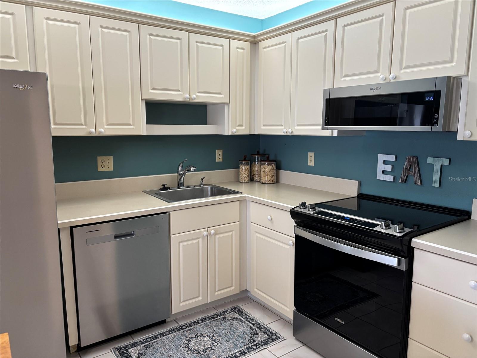 CORTEZ VILLAS CONDO 5 PH B - Residential