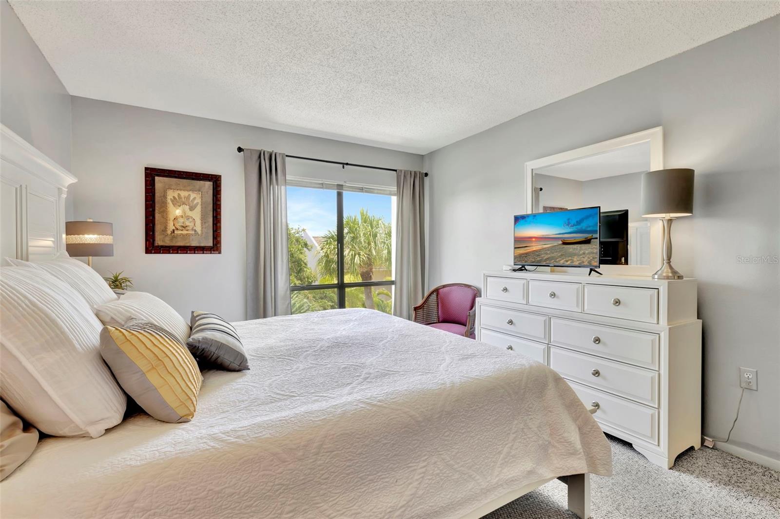 BAY OAKS - Residential