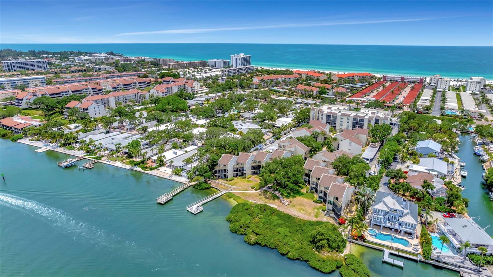 BAY OAKS - Residential