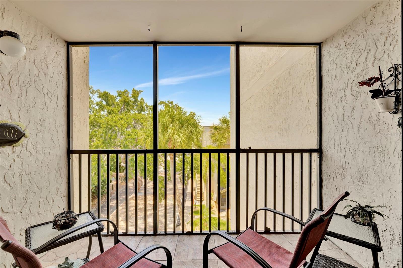 BAY OAKS - Residential