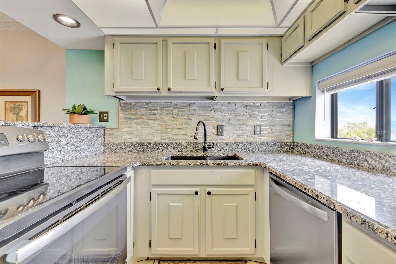 BAY OAKS - Residential