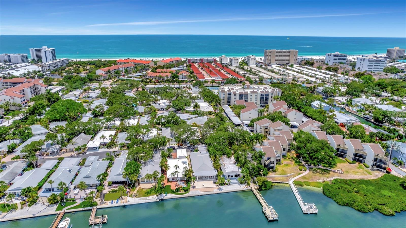 BAY OAKS - Residential