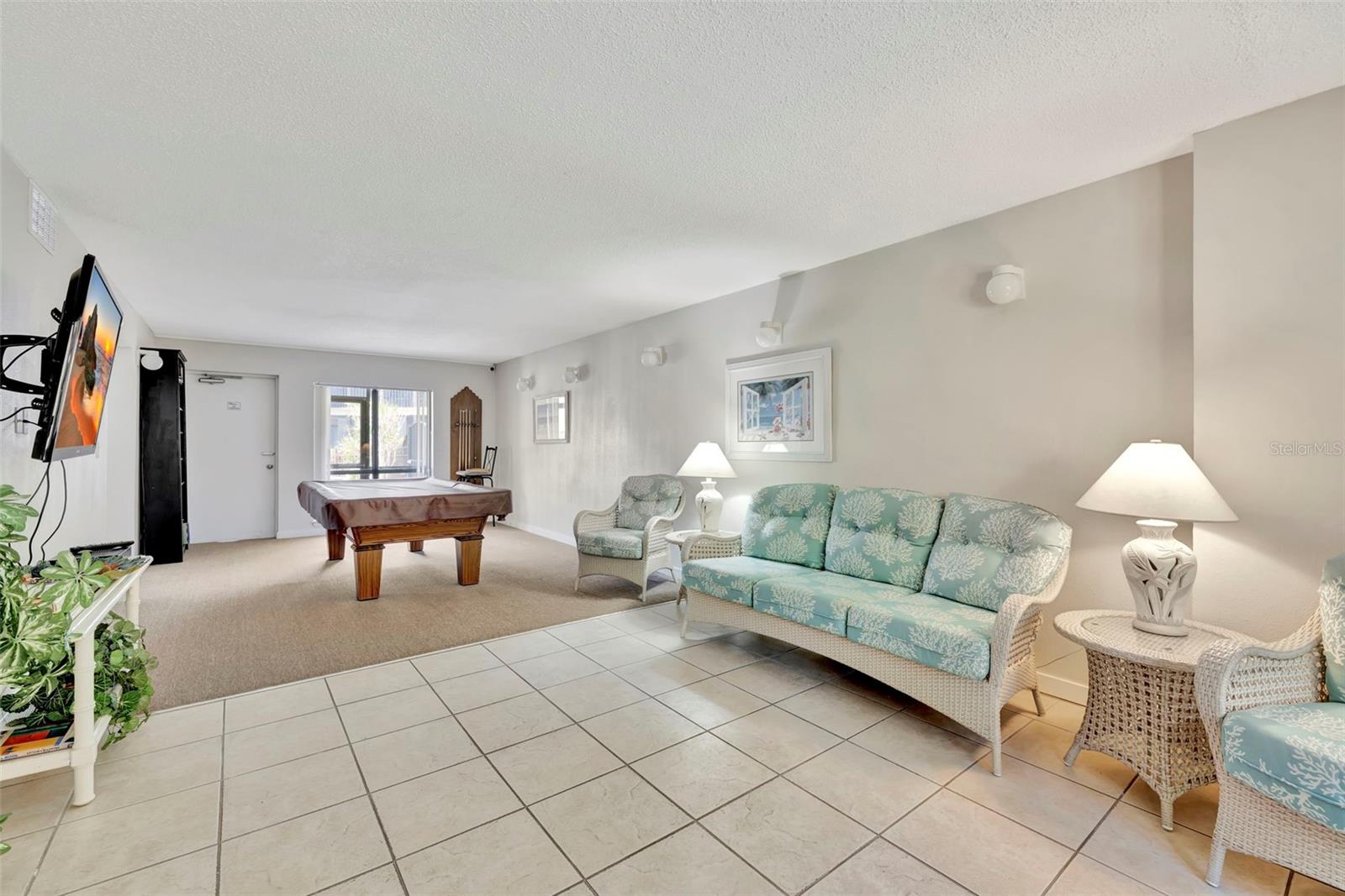 BAY OAKS - Residential