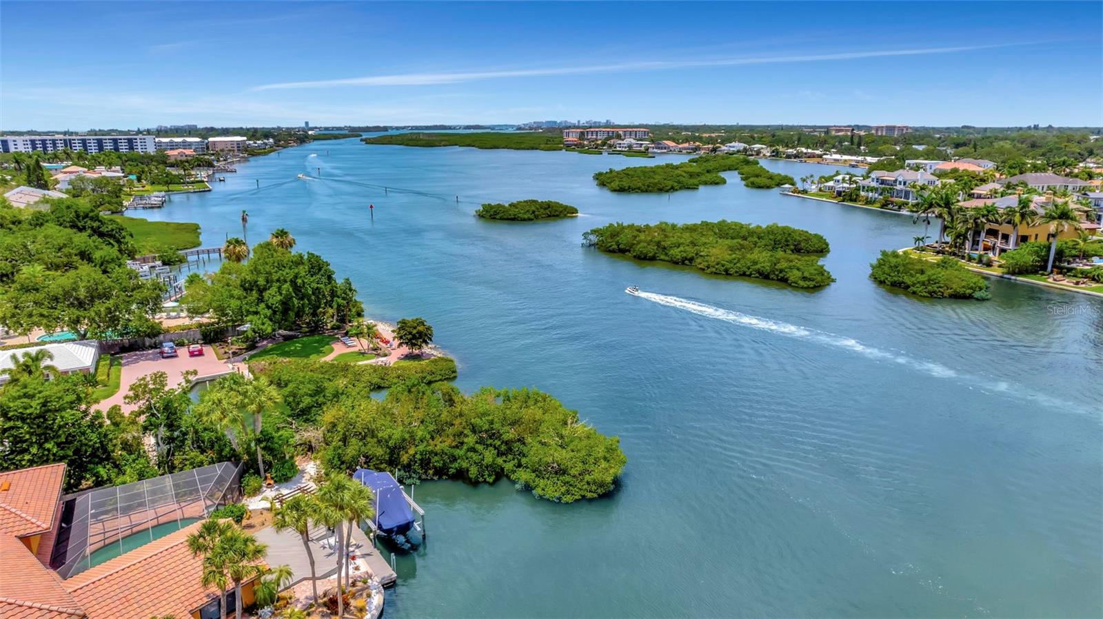 BAY OAKS - Residential