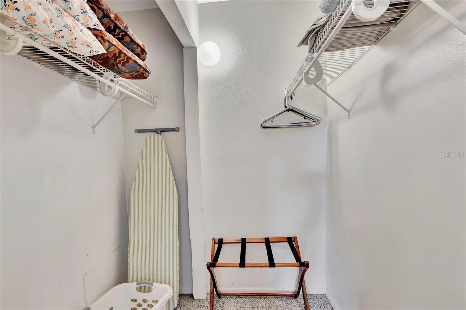 BAY OAKS - Residential