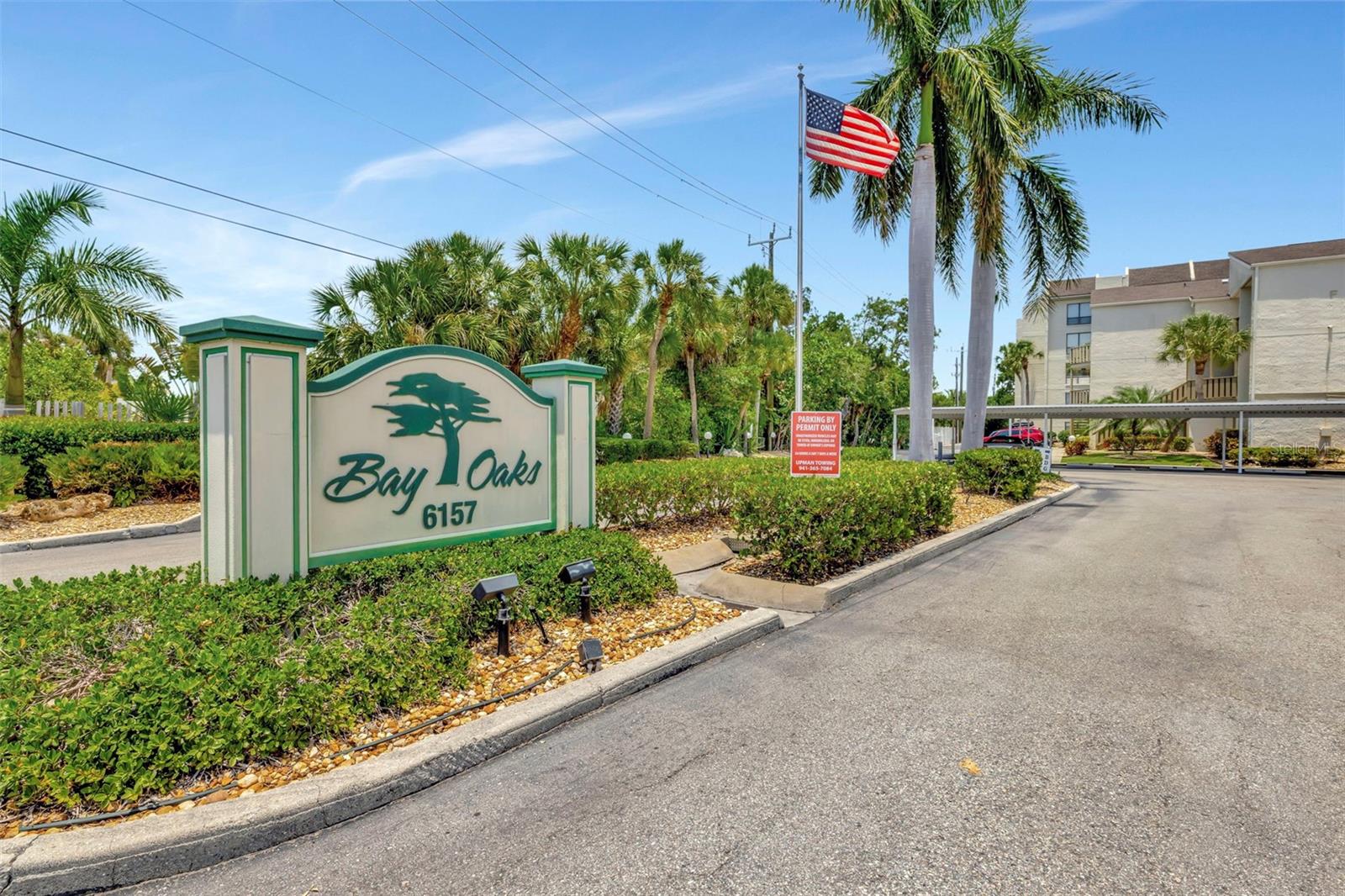 BAY OAKS - Residential