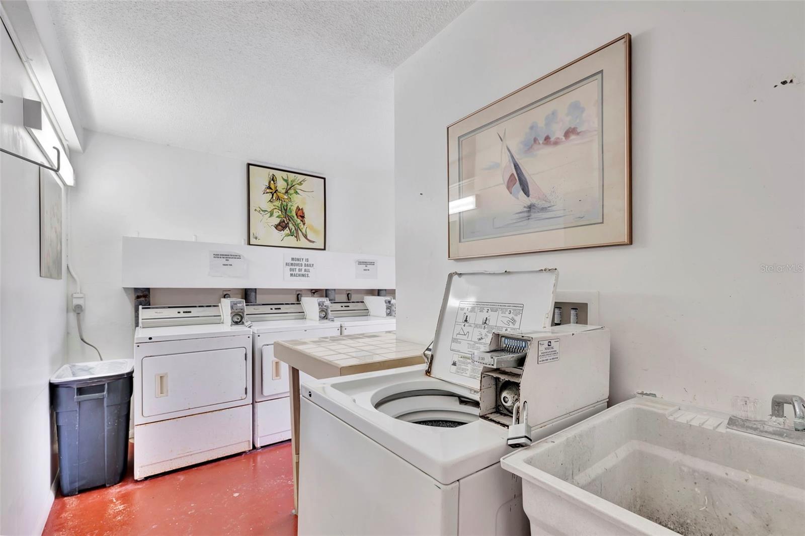 BAY OAKS - Residential