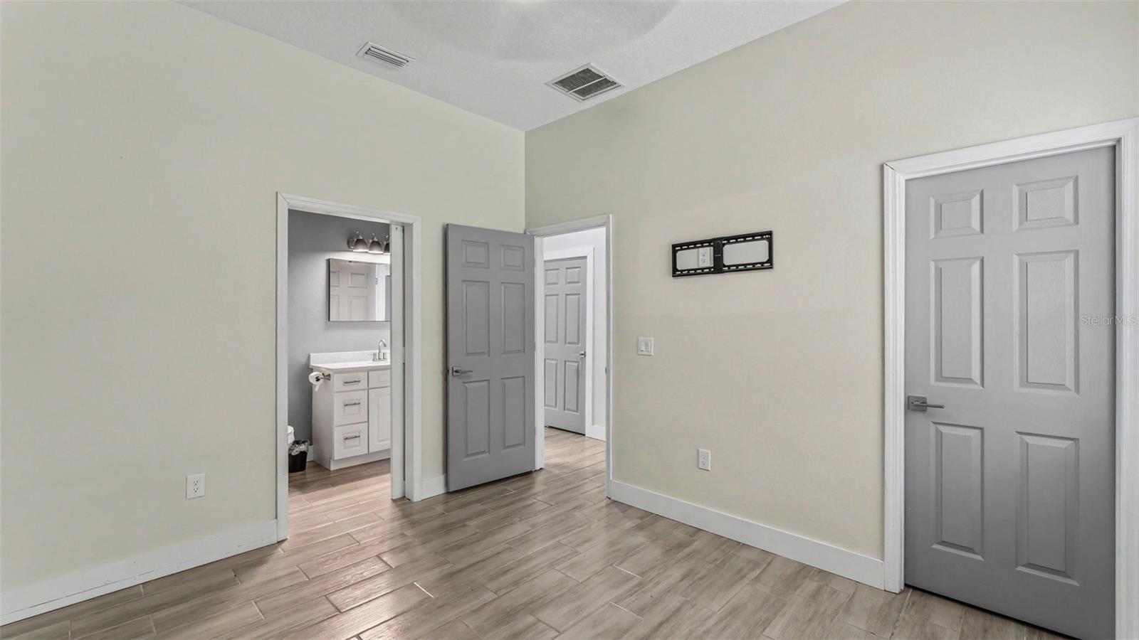 UNPLATTED - Residential