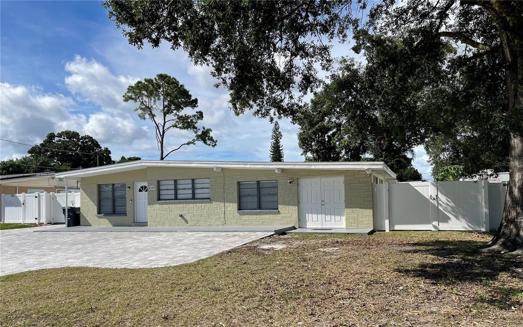 Photo of 2307 W Hamilton Avenue, Tampa, FL 33604 (MLS # TB8546390)
