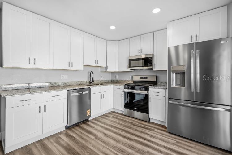 ROYAL RIDGE PH 01 - Residential