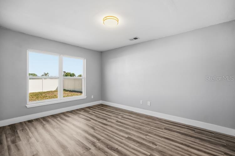 ROYAL RIDGE PH 01 - Residential