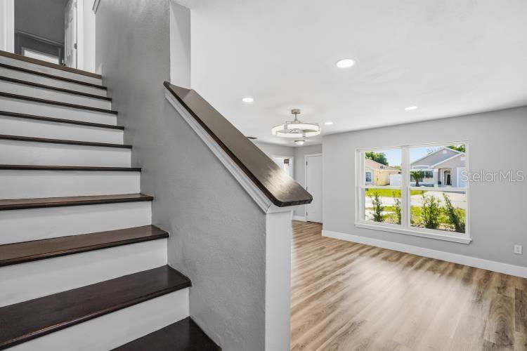 ROYAL RIDGE PH 01 - Residential