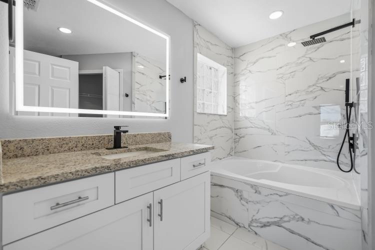 ROYAL RIDGE PH 01 - Residential