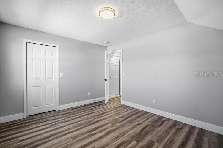 ROYAL RIDGE PH 01 - Residential