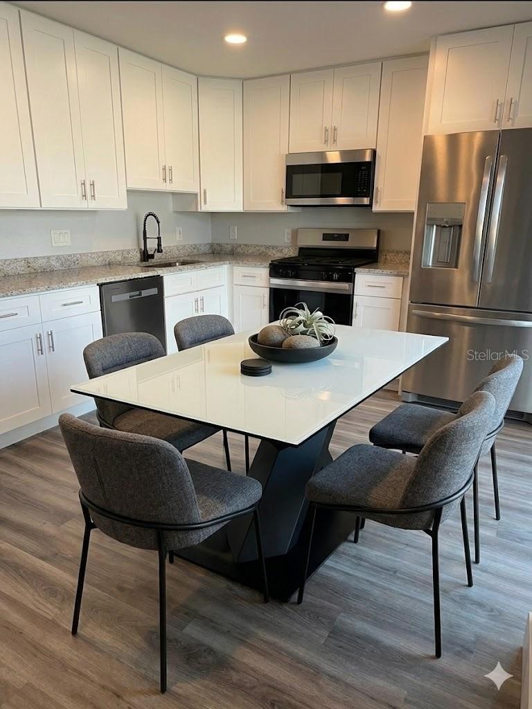 ROYAL RIDGE PH 01 - Residential