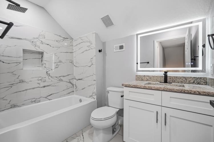 ROYAL RIDGE PH 01 - Residential