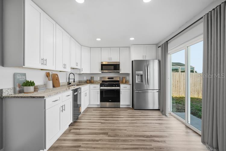 ROYAL RIDGE PH 01 - Residential