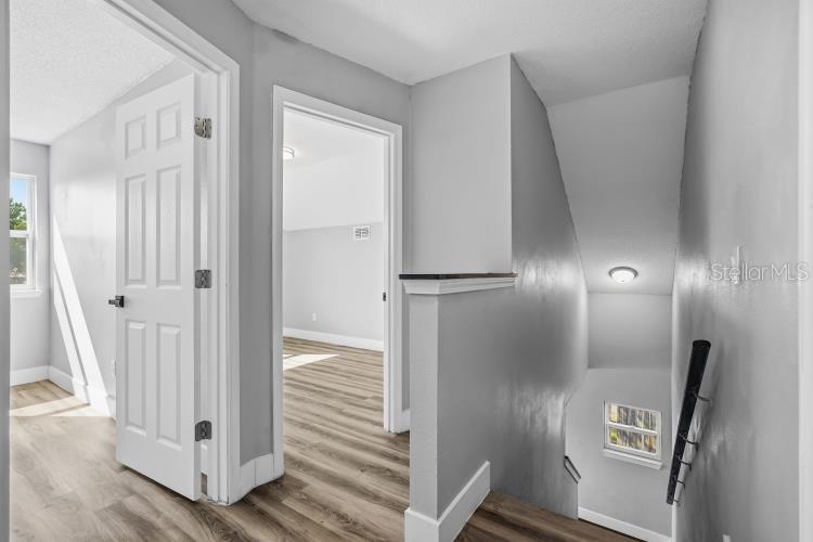 ROYAL RIDGE PH 01 - Residential