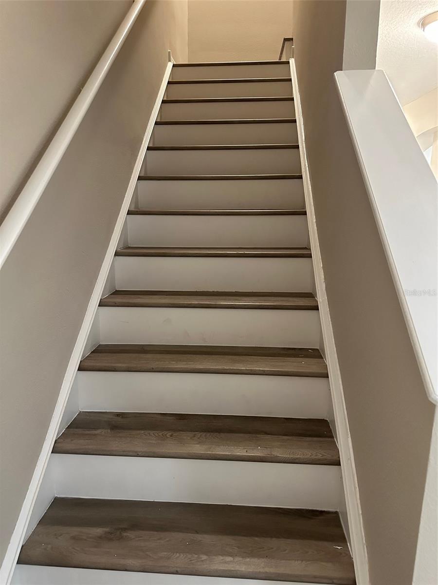 FISHHAWK RANCH TWNHMS PH - Residential Lease