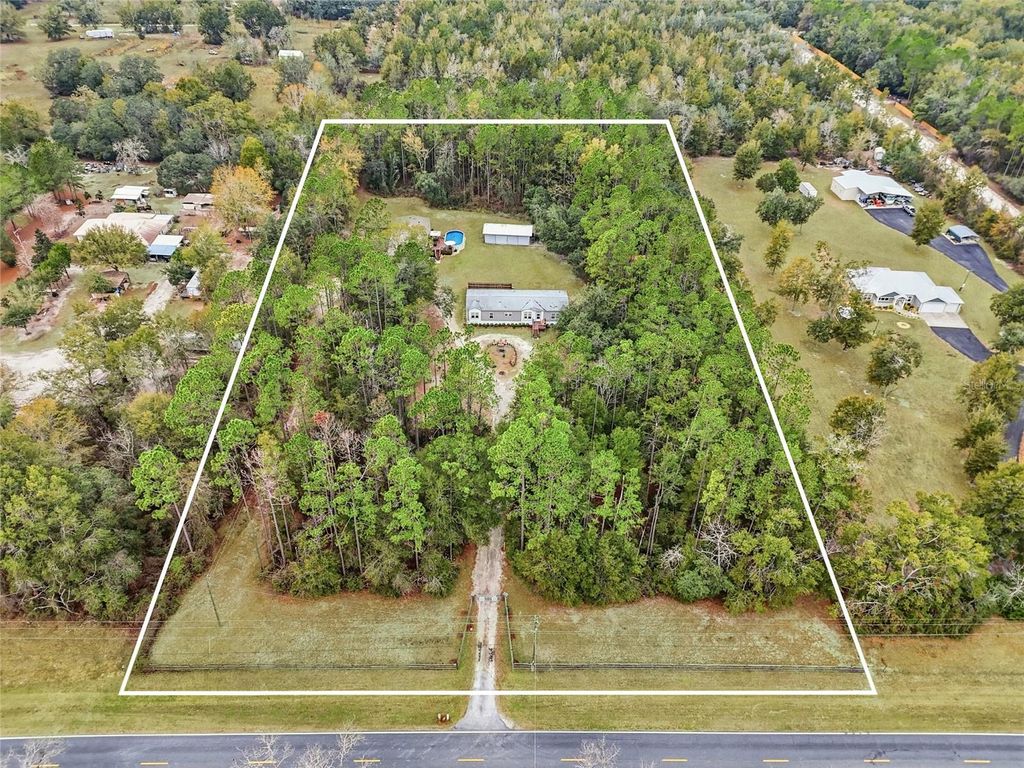 Photo of 11640 SW Tustenuggee Avenue, Fort White, FL 32038 (MLS # GC536984)