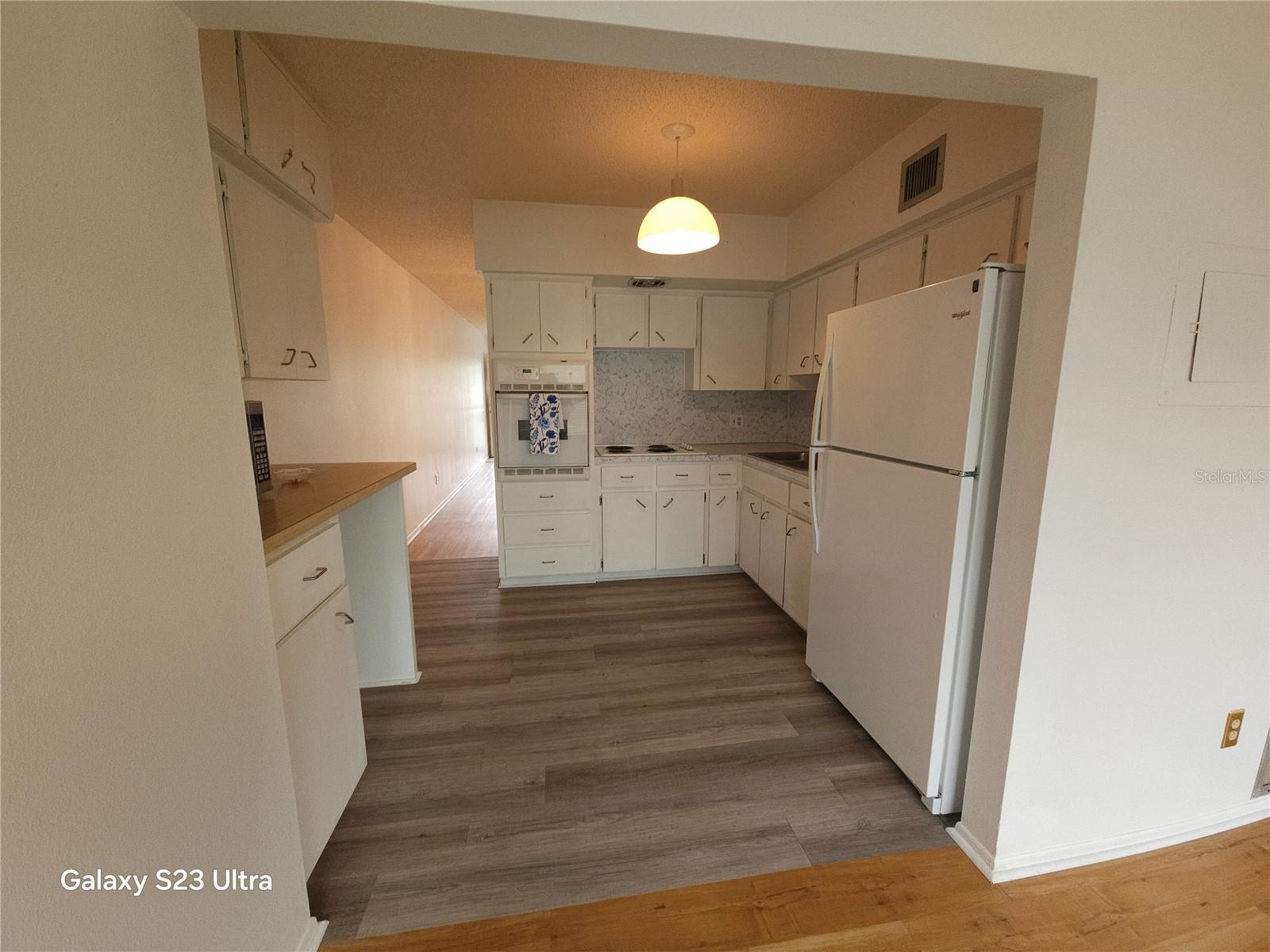 ON TOP OF THE WORLD - Residential Lease