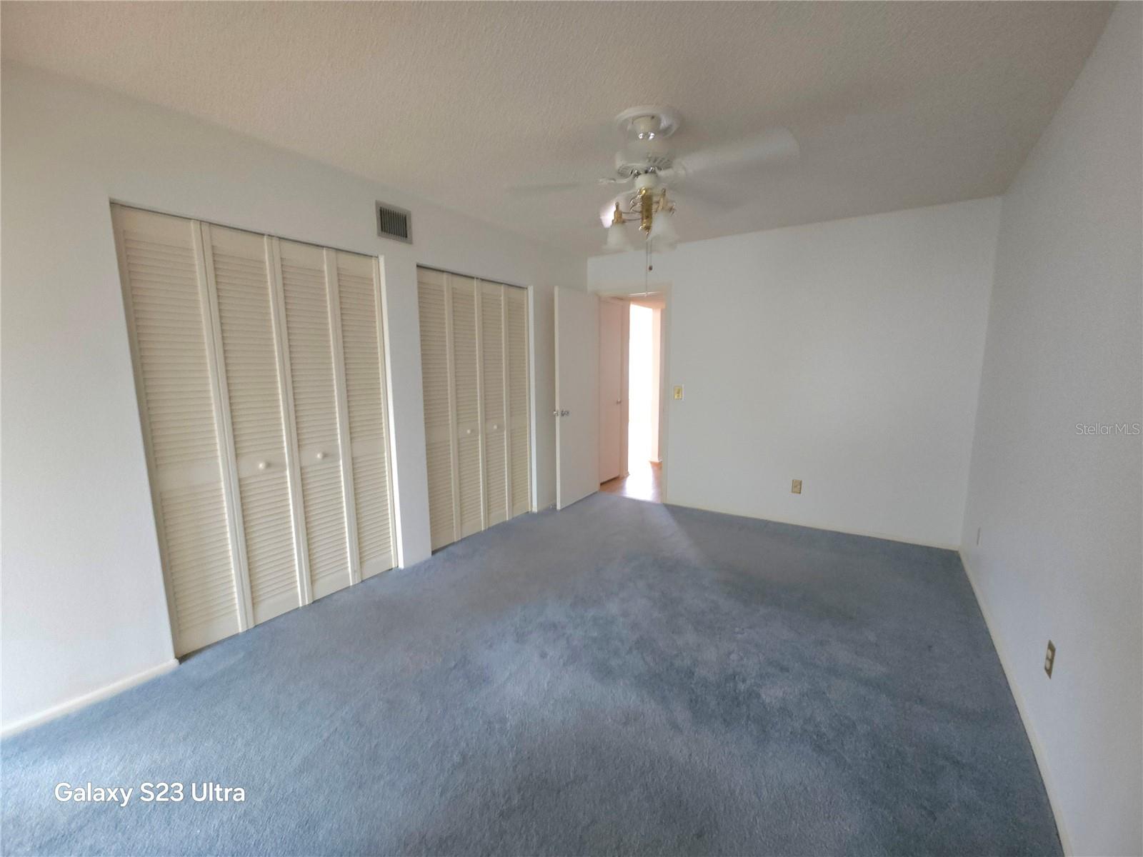 ON TOP OF THE WORLD - Residential Lease