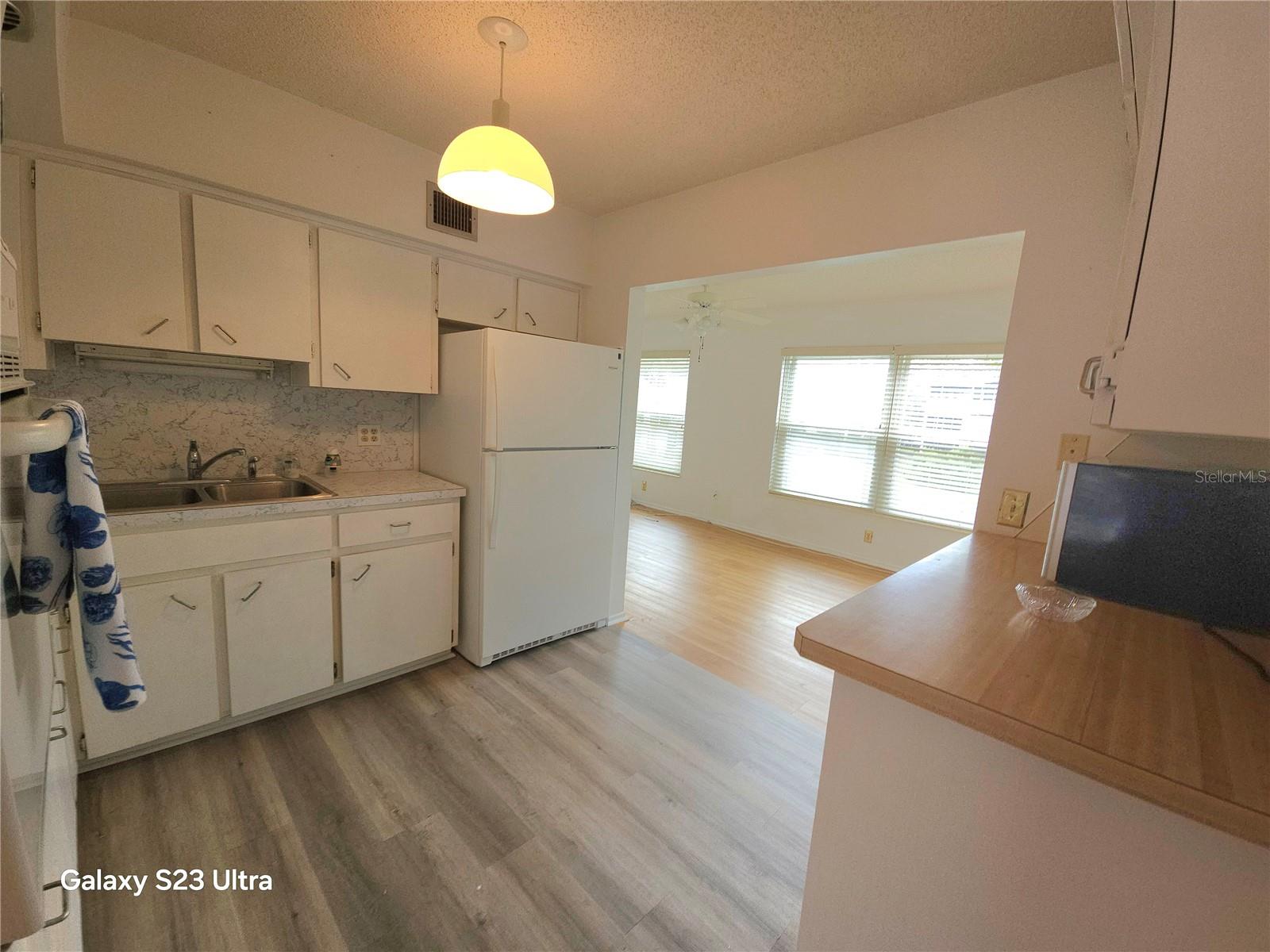 ON TOP OF THE WORLD - Residential Lease