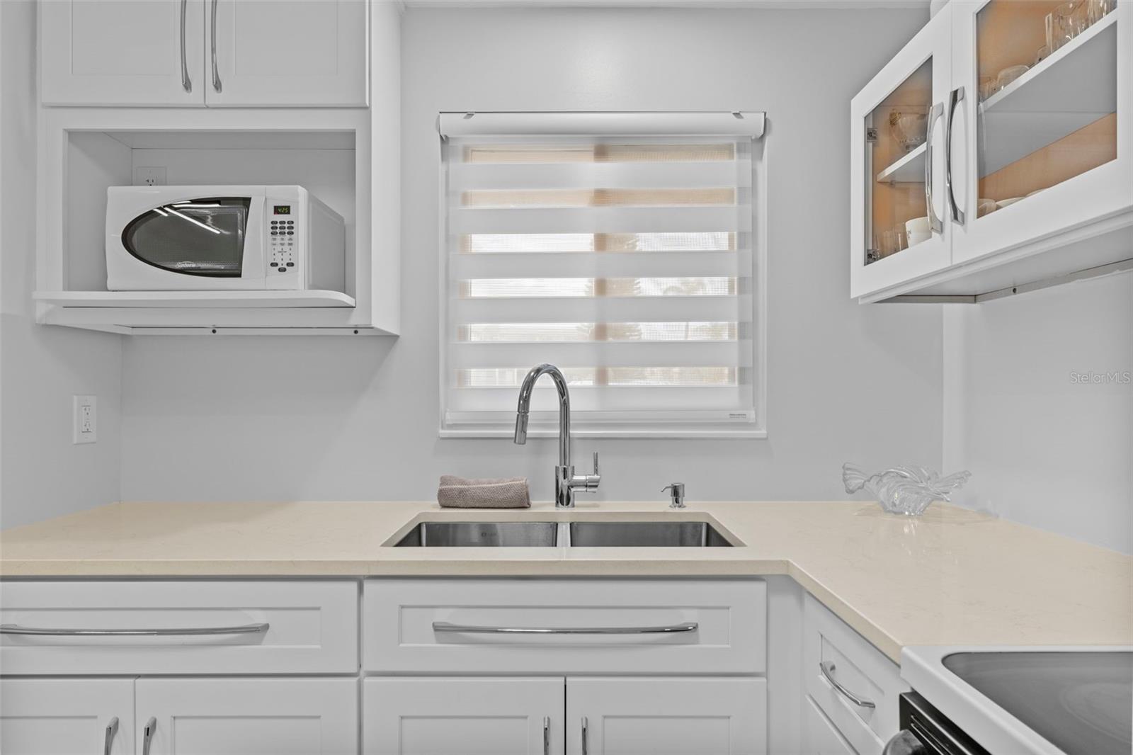 BAYSHORE ON THE LAKE APTS SEC 1 - Residential