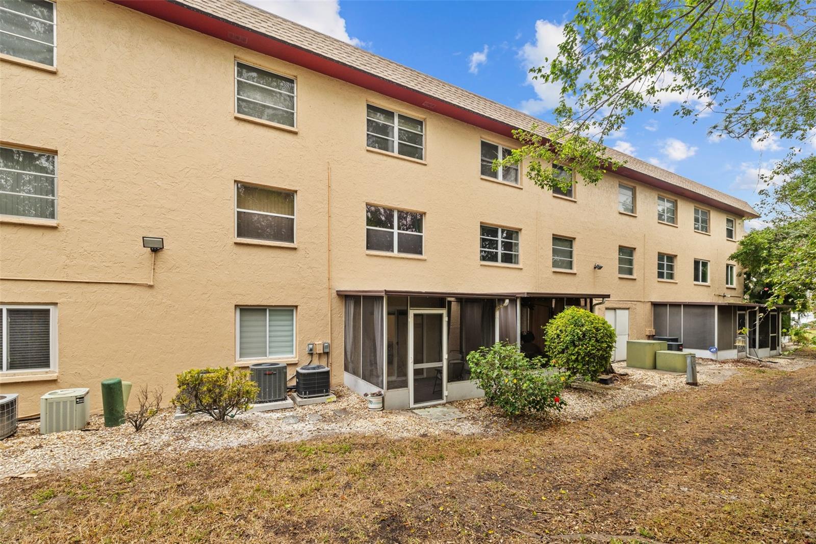 BAYSHORE ON THE LAKE APTS SEC 1 - Residential