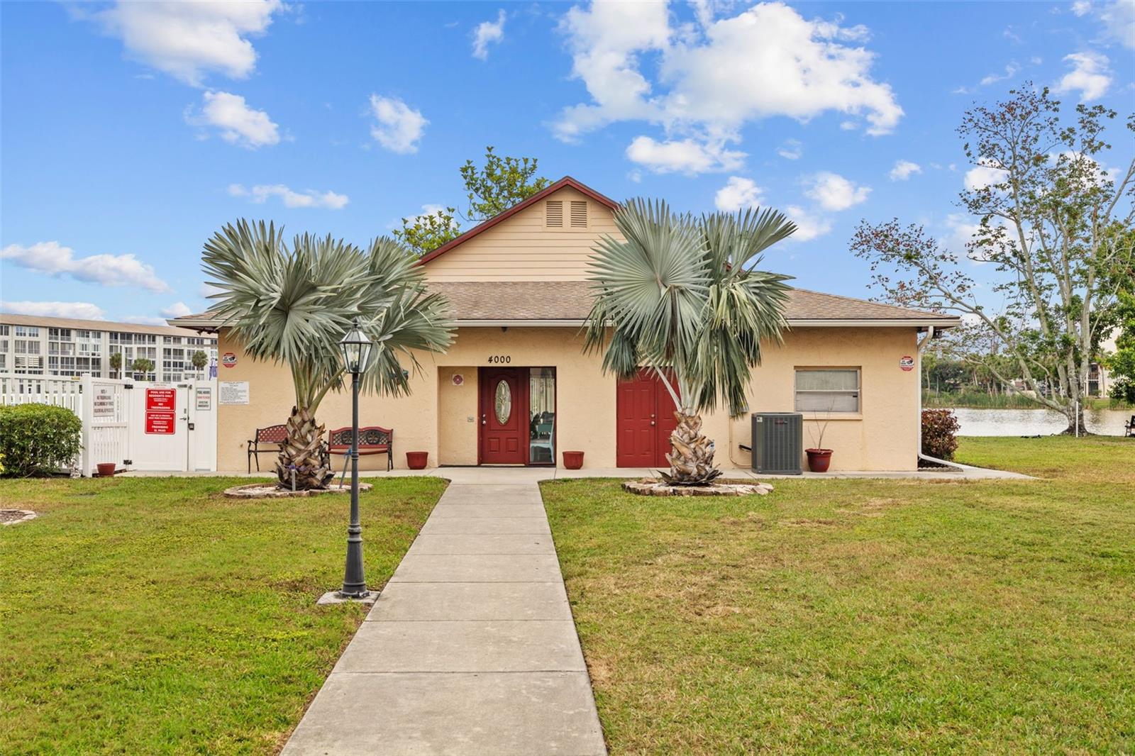 BAYSHORE ON THE LAKE APTS SEC 1 - Residential