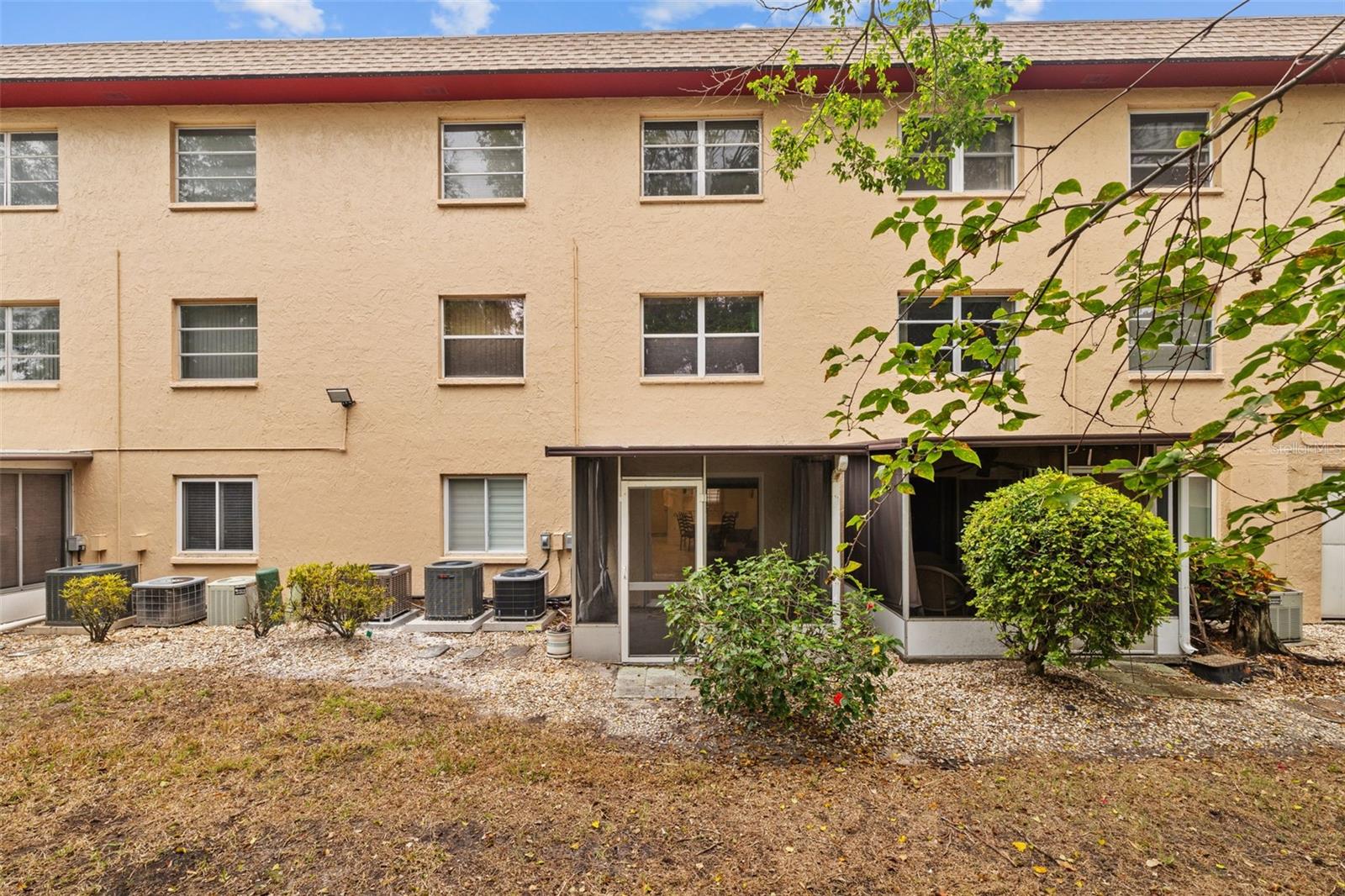 BAYSHORE ON THE LAKE APTS SEC 1 - Residential